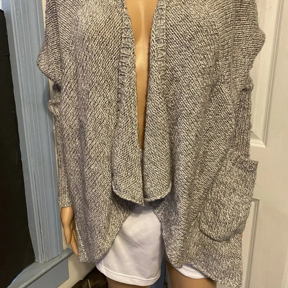 Romeo+Juliet Couture Cardigan Sweater Lady M Gray Knit Crochet Largenlook Pocket - Picture 9 of 11